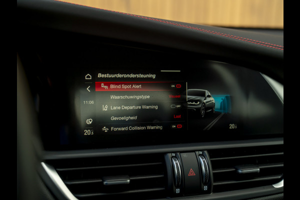 Alfa Romeo Giulia 2.0T GME AWD Competizione 280pk | Q-velgen | Harman/Kardon | Adapt. cruise | Veloce stoelen