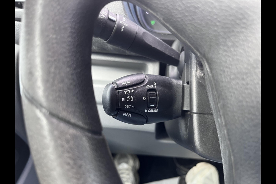 Peugeot e-Expert Standard Asphalt 75 kWh Cruise Control | Blind Spot Assist | Apple CarPlay