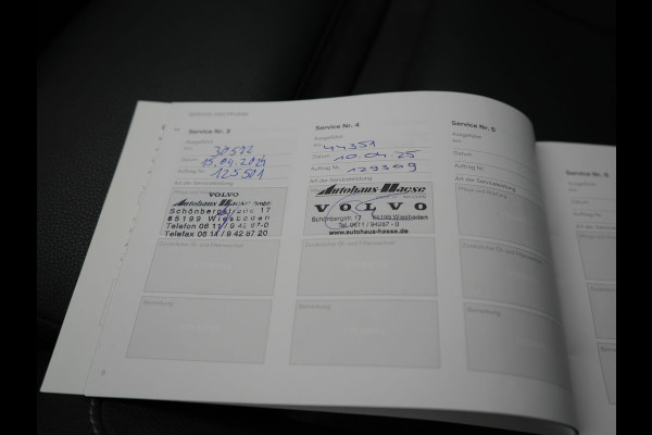 Volvo XC40 T5 Recharge R-Design PHEV 263pk Dealer O.H. | Trekhaak Af Fabriek | Adaptive Cruise | Harman / Kardon | 360 Camera | Lederen Sportstoelen Memory & Verwarmd | Apple Carplay | Stuur Verwarmd | Keyless | Blis | Navigatie | DAB | Plug In Hybrid