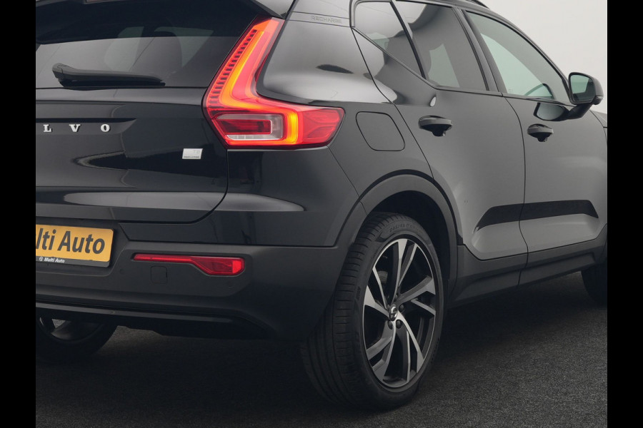 Volvo XC40 T5 Recharge R-Design PHEV 263pk Dealer O.H. | Trekhaak Af Fabriek | Adaptive Cruise | Harman / Kardon | 360 Camera | Lederen Sportstoelen Memory & Verwarmd | Apple Carplay | Stuur Verwarmd | Keyless | Blis | Navigatie | DAB | Plug In Hybrid