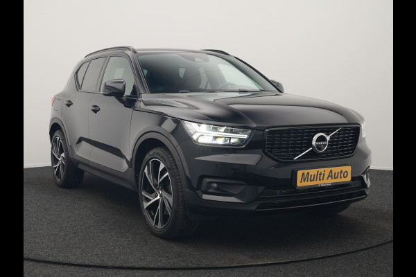Volvo XC40 T5 Recharge R-Design PHEV 263pk Dealer O.H. | Trekhaak Af Fabriek | Adaptive Cruise | Harman / Kardon | 360 Camera | Lederen Sportstoelen Memory & Verwarmd | Apple Carplay | Stuur Verwarmd | Keyless | Blis | Navigatie | DAB | Plug In Hybrid