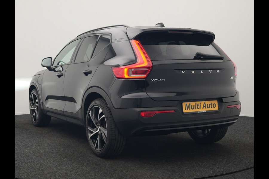 Volvo XC40 T5 Recharge R-Design PHEV 263pk Dealer O.H. | Trekhaak Af Fabriek | Adaptive Cruise | Harman / Kardon | 360 Camera | Lederen Sportstoelen Memory & Verwarmd | Apple Carplay | Stuur Verwarmd | Keyless | Blis | Navigatie | DAB | Plug In Hybrid