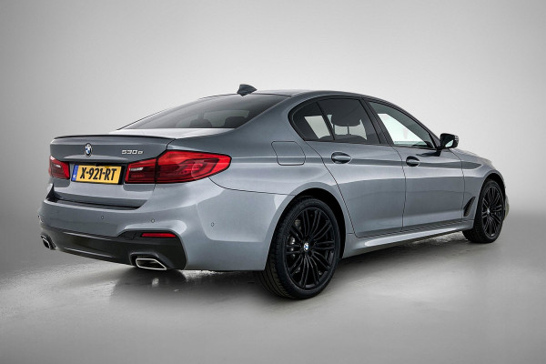 BMW 5 Serie 530e iPerformance High Executive M-Sport | 252PK | Dealer onderH | Sfeerverl | Head-up | StoelverW | Camera | Carplay
