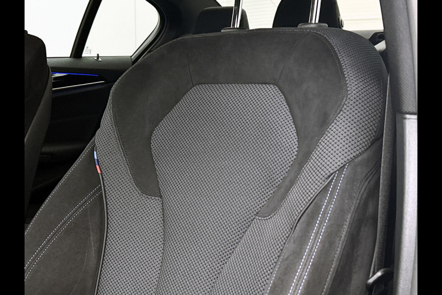 BMW 5 Serie 530e iPerformance High Executive M-Sport | 252PK | Dealer onderH | Sfeerverl | Head-up | StoelverW | Camera | Carplay