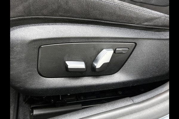 BMW 5 Serie 530e iPerformance High Executive M-Sport | 252PK | Dealer onderH | Sfeerverl | Head-up | StoelverW | Camera | Carplay