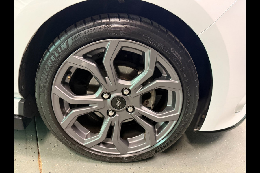 Ford Fiesta 1.0 EcoBoost ST-Line 125PK PANO/NAVI/CAM/ECC/PDC/DAB/CARPLAY//