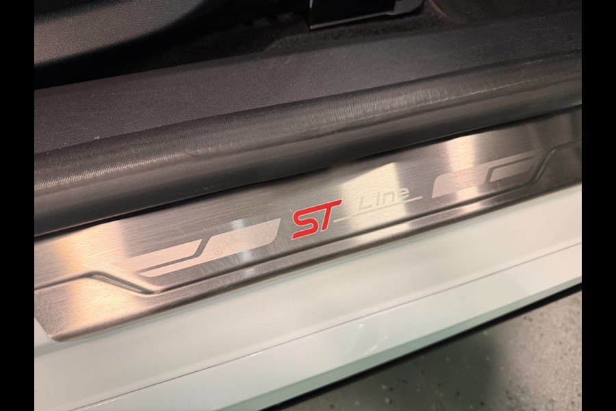 Ford Fiesta 1.0 EcoBoost ST-Line 125PK PANO/NAVI/CAM/ECC/PDC/DAB/CARPLAY//