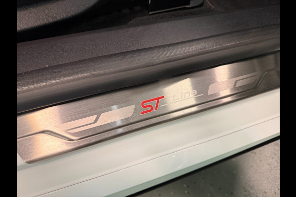 Ford Fiesta 1.0 EcoBoost ST-Line 125PK PANO/NAVI/CAM/ECC/PDC/DAB/CARPLAY//