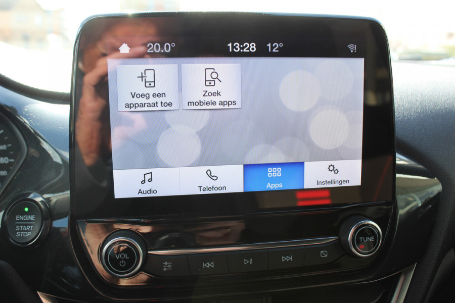 Ford Fiesta 1.0-125pk EcoBoost Mild-Hybrid ST-Line. Luxe, sportieve en goed onderhouden Fiesta ! Autm. airco, Cruise control, Lane assist, 17" Lmv, Parkeersensoren Achter, Metallic lak, Navigatie by Apple/Android, LED verlichting etc.