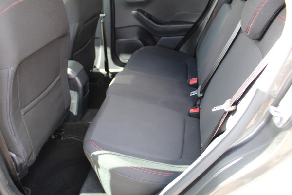 Ford Fiesta 1.0-125pk EcoBoost Mild-Hybrid ST-Line. Luxe, sportieve en goed onderhouden Fiesta ! Autm. airco, Cruise control, Lane assist, 17" Lmv, Parkeersensoren Achter, Metallic lak, Navigatie by Apple/Android, LED verlichting etc.