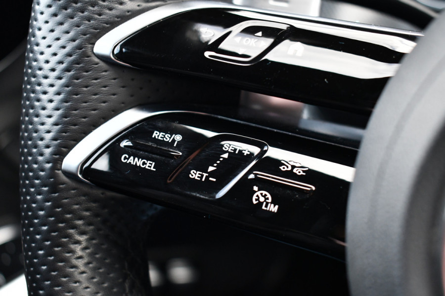 Mercedes-Benz C-Klasse Estate 300 e AMG Line Pano