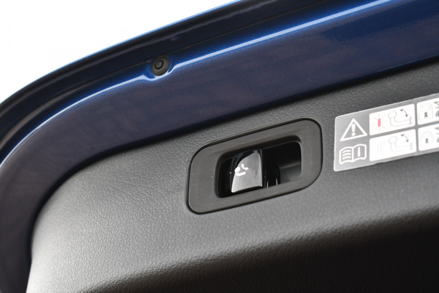 Mercedes-Benz C-Klasse Estate 300 e AMG Line Pano