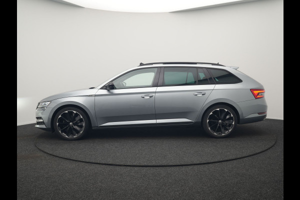 Škoda Superb Combi 1.4 TSI iV Sportline PHEV 218pk Dealer O.H | Panodak | Crystal LED | Camera | Alcantara Sportstoelen Memory & Verwarmd | Cruise Control | Sfeerverlichting | Apple Carplay | Keyless | Navigatie | Virtual | DAB | 19"L.M | Plug In Hybrid |