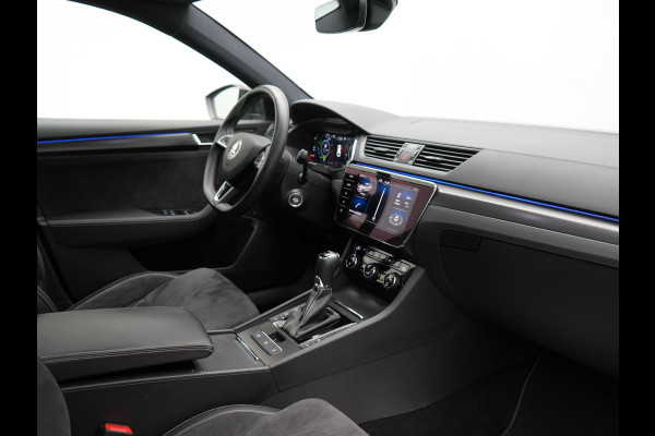 Škoda Superb Combi 1.4 TSI iV Sportline PHEV 218pk Dealer O.H | Panodak | Crystal LED | Camera | Alcantara Sportstoelen Memory & Verwarmd | Cruise Control | Sfeerverlichting | Apple Carplay | Keyless | Navigatie | Virtual | DAB | 19"L.M | Plug In Hybrid |