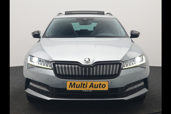 Škoda Superb Combi 1.4 TSI iV Sportline PHEV 218pk Dealer O.H | Panodak | Crystal LED | Camera | Alcantara Sportstoelen Memory & Verwarmd | Cruise Control | Sfeerverlichting | Apple Carplay | Keyless | Navigatie | Virtual | DAB | 19"L.M | Plug In Hybrid |