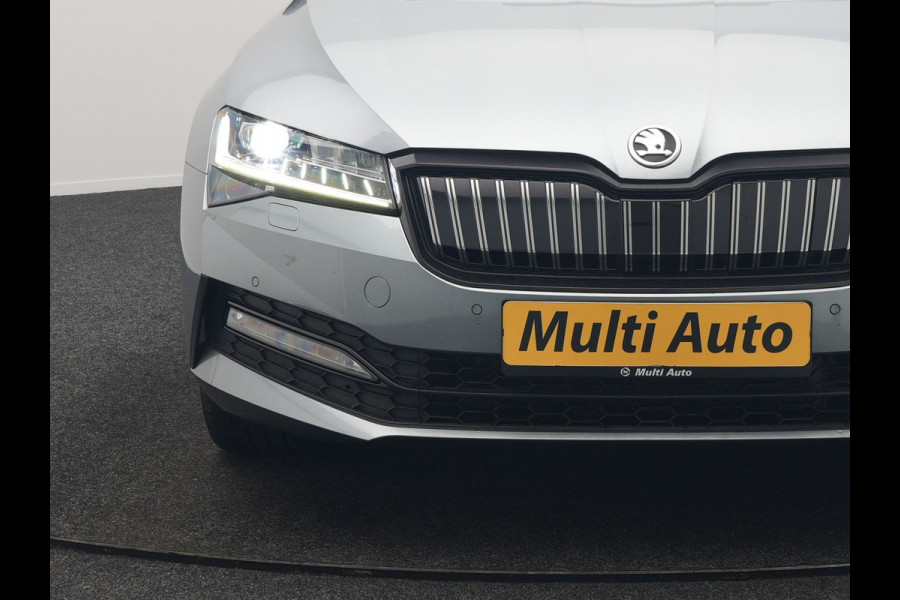 Škoda Superb Combi 1.4 TSI iV Sportline PHEV 218pk Dealer O.H | Panodak | Crystal LED | Camera | Alcantara Sportstoelen Memory & Verwarmd | Cruise Control | Sfeerverlichting | Apple Carplay | Keyless | Navigatie | Virtual | DAB | 19"L.M | Plug In Hybrid |
