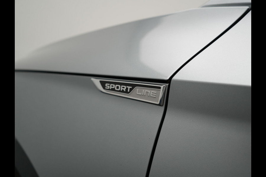 Škoda Superb Combi 1.4 TSI iV Sportline PHEV 218pk Dealer O.H | Panodak | Crystal LED | Camera | Alcantara Sportstoelen Memory & Verwarmd | Cruise Control | Sfeerverlichting | Apple Carplay | Keyless | Navigatie | Virtual | DAB | 19"L.M | Plug In Hybrid |