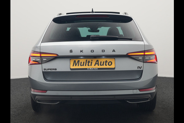 Škoda Superb Combi 1.4 TSI iV Sportline PHEV 218pk Dealer O.H | Panodak | Crystal LED | Camera | Alcantara Sportstoelen Memory & Verwarmd | Cruise Control | Sfeerverlichting | Apple Carplay | Keyless | Navigatie | Virtual | DAB | 19"L.M | Plug In Hybrid |