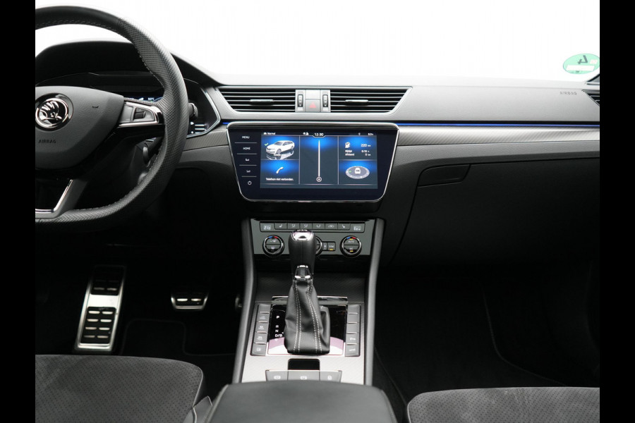 Škoda Superb Combi 1.4 TSI iV Sportline PHEV 218pk Dealer O.H | Panodak | Crystal LED | Camera | Alcantara Sportstoelen Memory & Verwarmd | Cruise Control | Sfeerverlichting | Apple Carplay | Keyless | Navigatie | Virtual | DAB | 19"L.M | Plug In Hybrid |