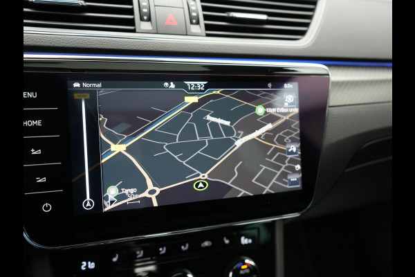 Škoda Superb Combi 1.4 TSI iV Sportline PHEV 218pk Dealer O.H | Panodak | Crystal LED | Camera | Alcantara Sportstoelen Memory & Verwarmd | Cruise Control | Sfeerverlichting | Apple Carplay | Keyless | Navigatie | Virtual | DAB | 19"L.M | Plug In Hybrid |