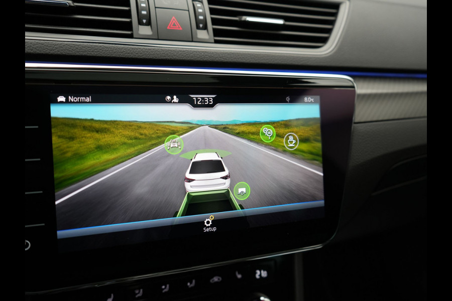 Škoda Superb Combi 1.4 TSI iV Sportline PHEV 218pk Dealer O.H | Panodak | Crystal LED | Camera | Alcantara Sportstoelen Memory & Verwarmd | Cruise Control | Sfeerverlichting | Apple Carplay | Keyless | Navigatie | Virtual | DAB | 19"L.M | Plug In Hybrid |