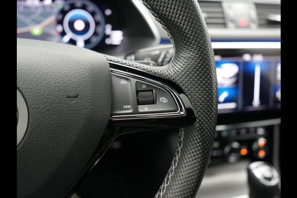 Škoda Superb Combi 1.4 TSI iV Sportline PHEV 218pk Dealer O.H | Panodak | Crystal LED | Camera | Alcantara Sportstoelen Memory & Verwarmd | Cruise Control | Sfeerverlichting | Apple Carplay | Keyless | Navigatie | Virtual | DAB | 19"L.M | Plug In Hybrid |
