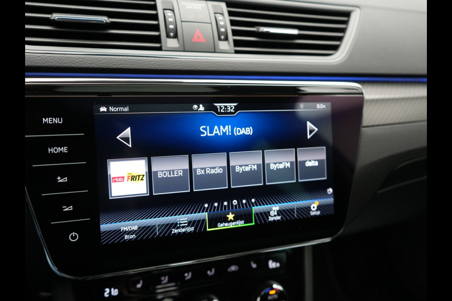 Škoda Superb Combi 1.4 TSI iV Sportline PHEV 218pk Dealer O.H | Panodak | Crystal LED | Camera | Alcantara Sportstoelen Memory & Verwarmd | Cruise Control | Sfeerverlichting | Apple Carplay | Keyless | Navigatie | Virtual | DAB | 19"L.M | Plug In Hybrid |