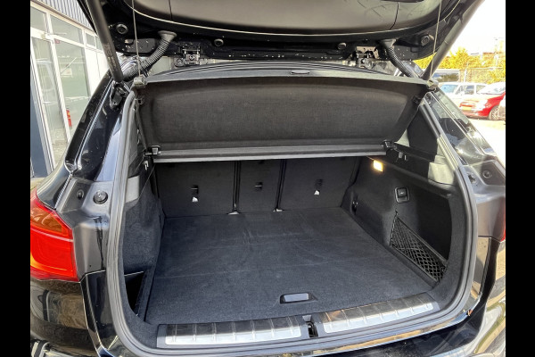 BMW X1 sDrive20i High Executive 192pk/141kW Automaat | Panodak | Afneembare trekhaak | Vol leder | Camera | Elektr. achterklep | Head-Up display | etc. etc.