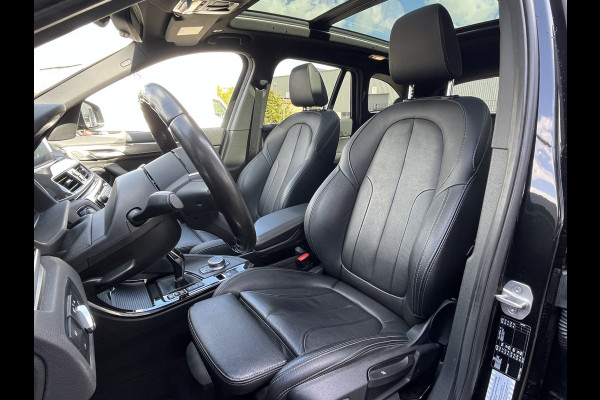 BMW X1 sDrive20i High Executive 192pk/141kW Automaat | Panodak | Afneembare trekhaak | Vol leder | Camera | Elektr. achterklep | Head-Up display | etc. etc.