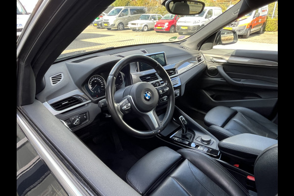 BMW X1 sDrive20i High Executive 192pk/141kW Automaat | Panodak | Afneembare trekhaak | Vol leder | Camera | Elektr. achterklep | Head-Up display | etc. etc.