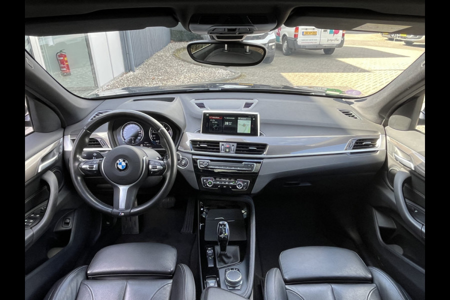 BMW X1 sDrive20i High Executive 192pk/141kW Automaat | Panodak | Afneembare trekhaak | Vol leder | Camera | Elektr. achterklep | Head-Up display | etc. etc.