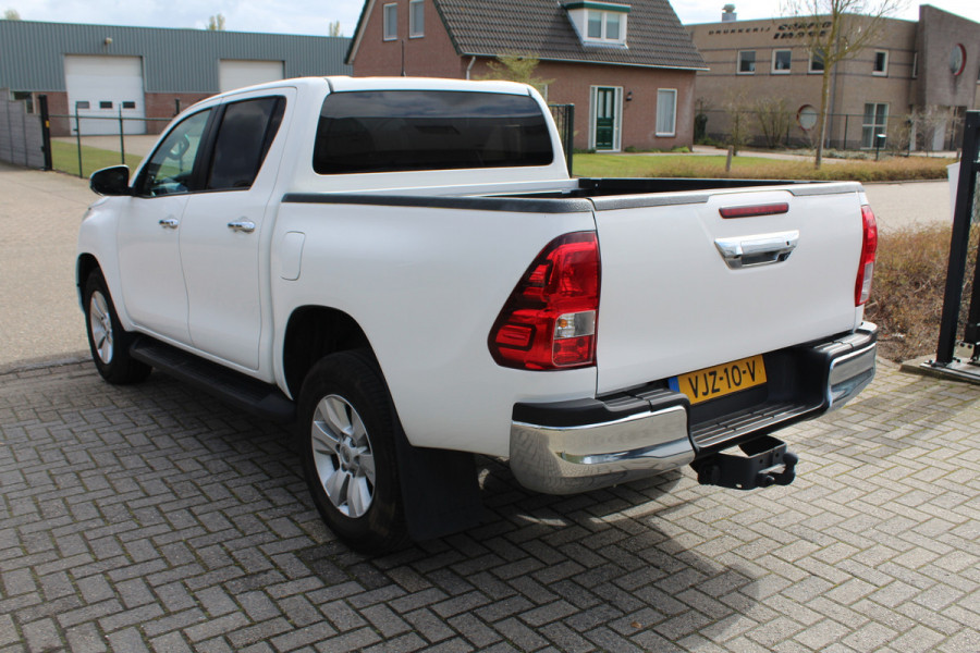 Toyota Hilux 2.4 D-4D 150PK E6 4WD Automaat Double Cab Professional 4x4 ✓ Trekhaak