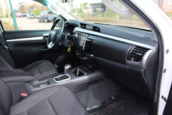 Toyota Hilux 2.4 D-4D 150PK E6 4WD Automaat Double Cab Professional 4x4 ✓ Trekhaak