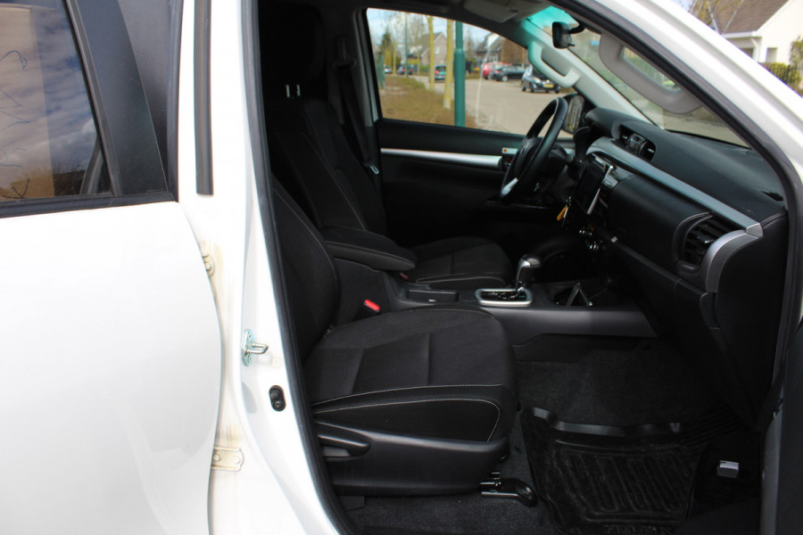 Toyota Hilux 2.4 D-4D 150PK E6 4WD Automaat Double Cab Professional 4x4 ✓ Trekhaak