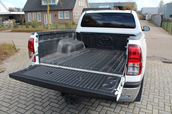 Toyota Hilux 2.4 D-4D 150PK E6 4WD Automaat Double Cab Professional 4x4 ✓ Trekhaak