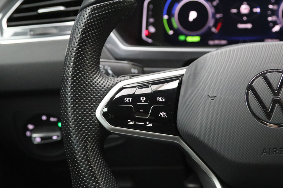 Volkswagen Tiguan 1.4 TSI eHybrid 245 PK R-Line Business, Panoramadak, Winterpakket, Adap. Cruise Control,