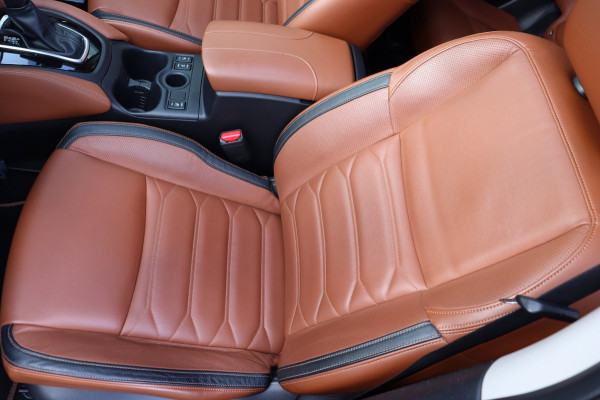 Nissan X-Trail 1.3 DIG-T Bus. org.NL Bose trekhaak el.dak stuur+stoelverw camera el.klep