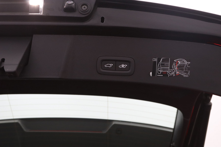 Volvo XC40 1.5 T4 211 PK Recharge Inscription Expression PHEV, Panoramadak, Leder, Camera