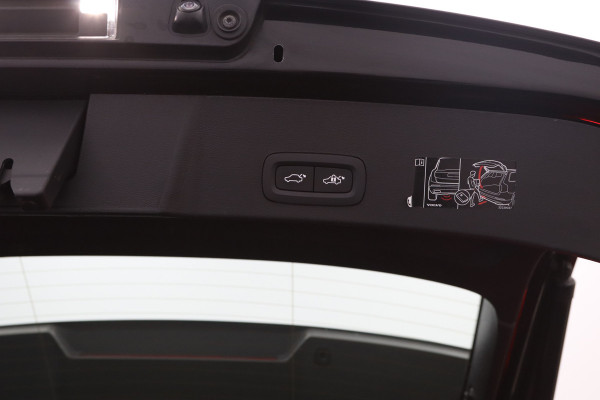 Volvo XC40 1.5 T4 211 PK Recharge Inscription Expression PHEV, Panoramadak, Leder, Camera