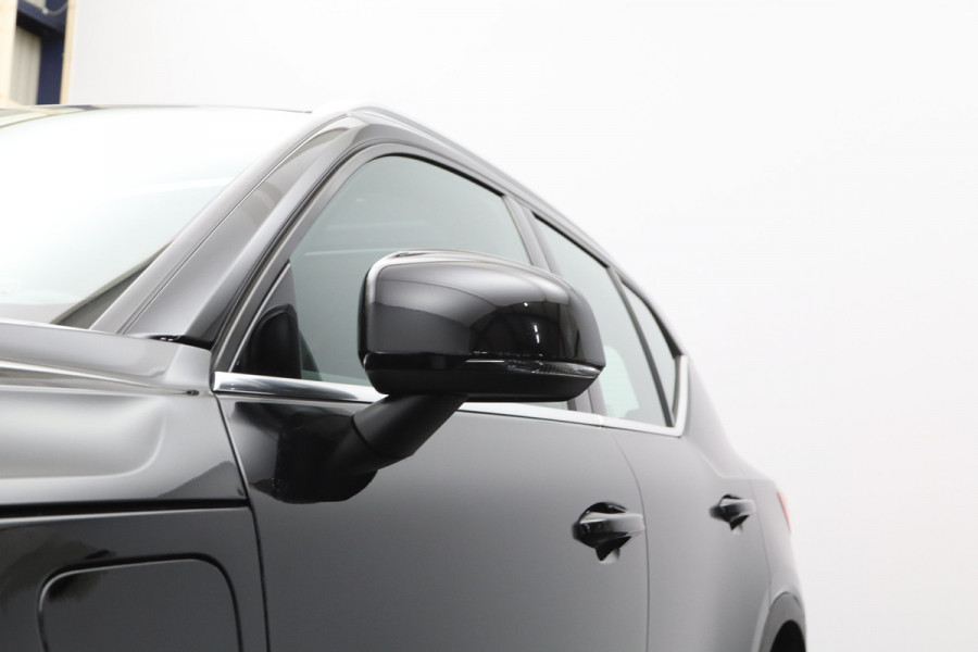 Volvo XC40 1.5 T4 211 PK Recharge Inscription Expression PHEV, Panoramadak, Leder, Camera