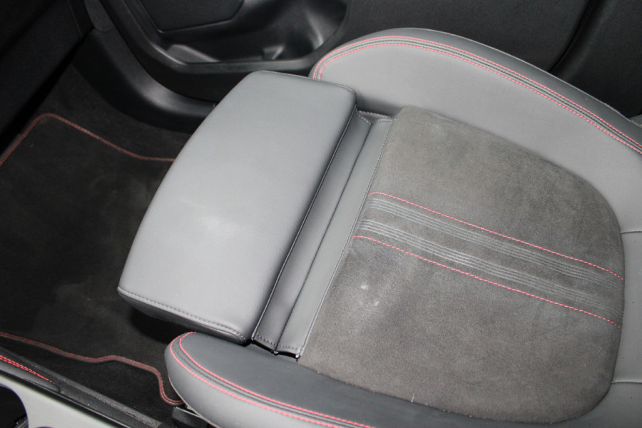 Ford Kuga 2.5 PHEV ST-Line X | Black Pack | Trekhaak | Panoramadak | AGR | Led | Head-up | B&O