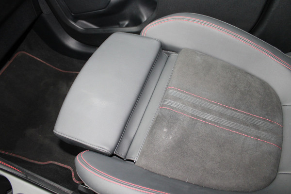 Ford Kuga 2.5 PHEV ST-Line X | Black Pack | Trekhaak | Panoramadak | AGR | Led | Head-up | B&O