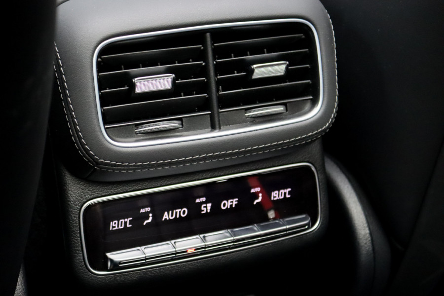Mercedes-Benz GLE AMG 53 Hybrid 4MATIC+ Premium+ | Luchtvering | Distronic | Massage | Memory | Trekhaak | Verwarmd Stuurwiel | Burmester | Panoramadak | Luchtreinigingspakket | Soft-Close | Vlakkenverwarming |