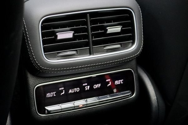 Mercedes-Benz GLE AMG 53 Hybrid 4MATIC+ Premium+ | Luchtvering | Distronic | Massage | Memory | Trekhaak | Verwarmd Stuurwiel | Burmester | Panoramadak | Luchtreinigingspakket | Soft-Close | Vlakkenverwarming |