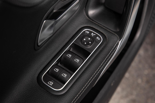 Mercedes-Benz A-Klasse 250 e Business Solution Luxury Limited CARPLAY / LEER / CAMERA / AUTOMAAT