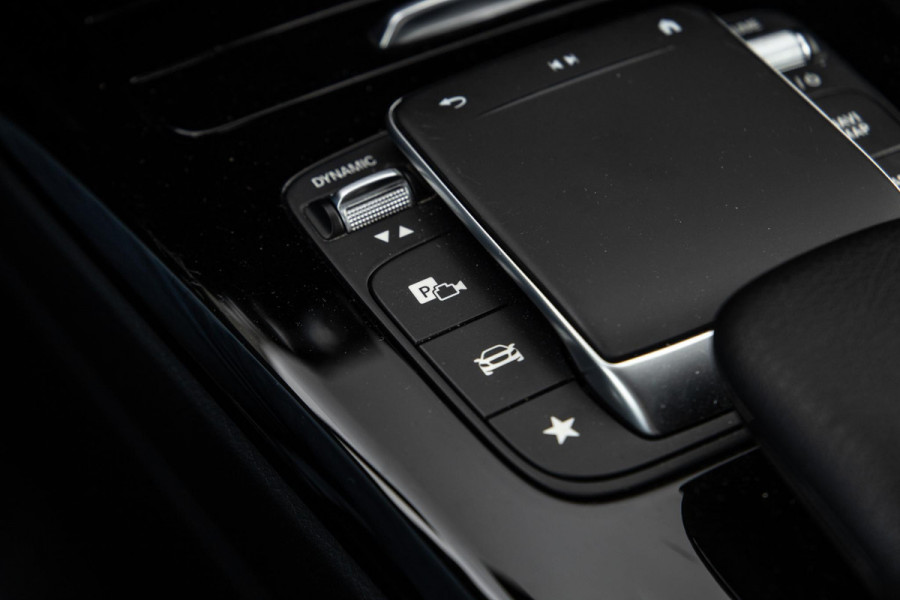 Mercedes-Benz A-Klasse 250 e Business Solution Luxury Limited CARPLAY / LEER / CAMERA / AUTOMAAT