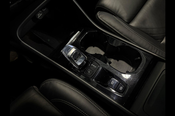 Volvo XC40 B4 Aut. Plus Dark ACC 360camera Stoelverwarming 197pk