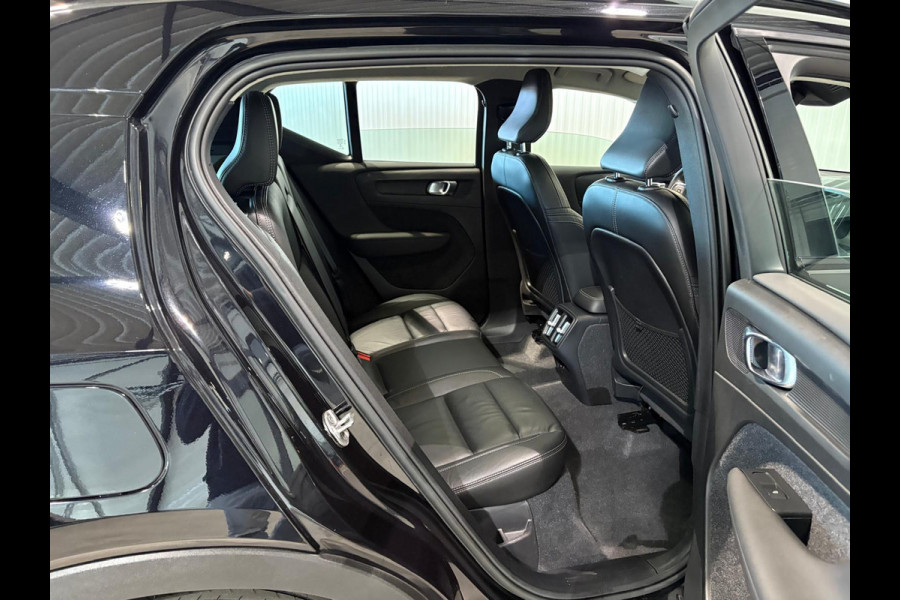 Volvo XC40 B4 Aut. Plus Dark ACC 360camera Stoelverwarming 197pk