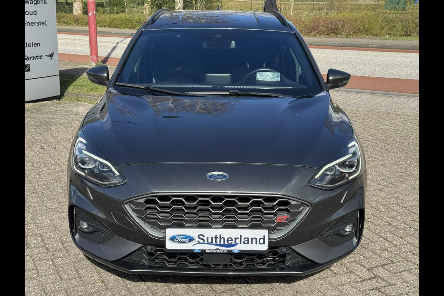 Ford FOCUS Wagon 2.3 EcoBoost ST-3 280pk | Adaptieve cruise control | Adaptieve LED |  Trekhaak | Winter Pack | Bang&Olufsen | Elektrische achterklep | Head up Display | Incl Orignele ST velgen