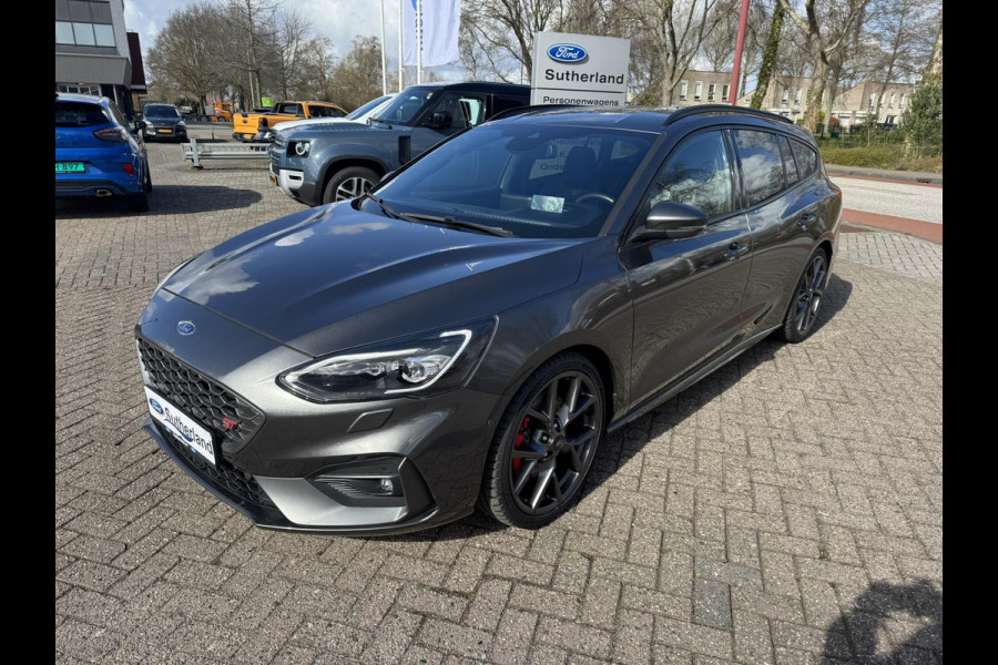 Ford FOCUS Wagon 2.3 EcoBoost ST-3 280pk | Adaptieve cruise control | Adaptieve LED |  Trekhaak | Winter Pack | Bang&Olufsen | Elektrische achterklep | Head up Display | Incl Orignele ST velgen